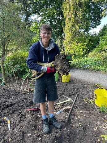 Early autumn with the garden team