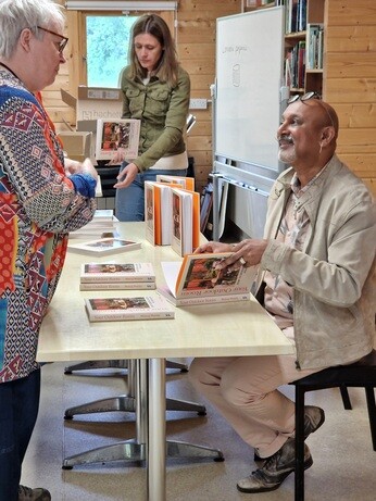 Manoj Malde-talk and book signing